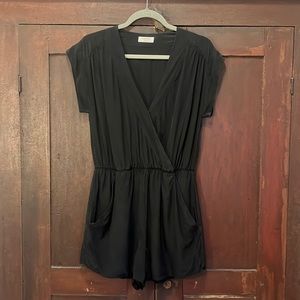 Aritzia Babaton Romper with Pockets Black Size Medium